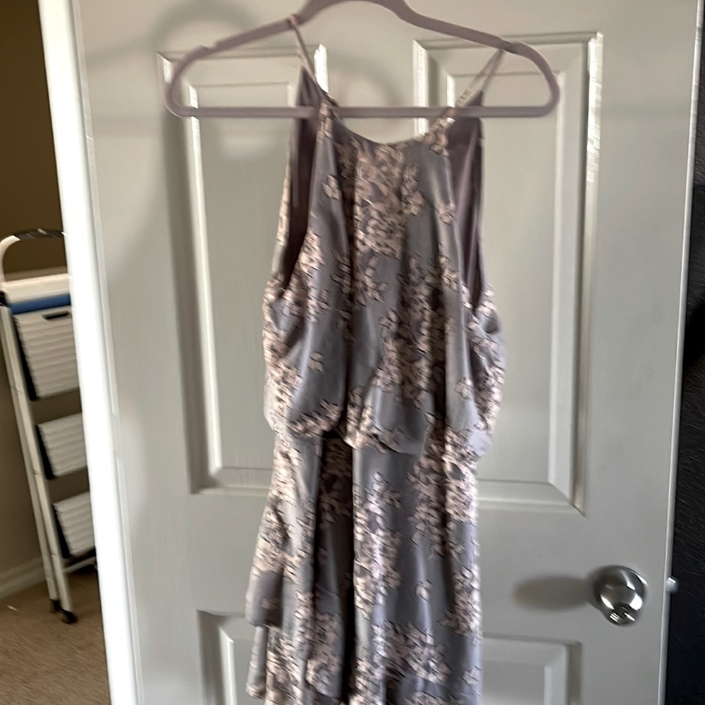 Pretty lace dress taupe & Grey cute hole in the lower back